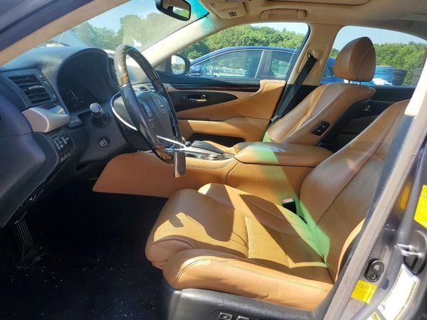 2014 LEXUS LS