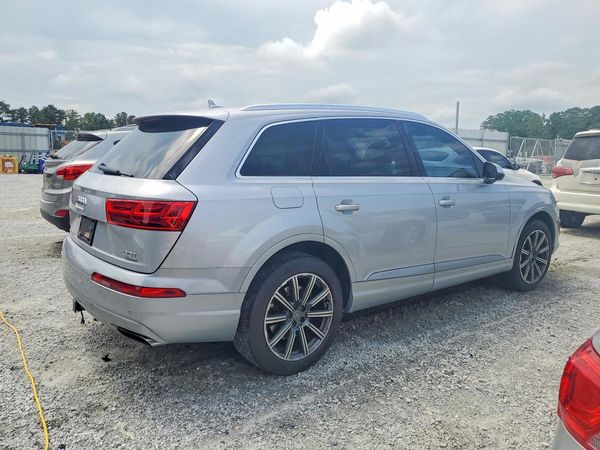 2017 AUDI Q7 quattro Premium Plus
