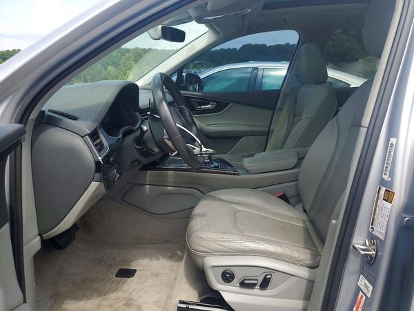 2017 AUDI Q7 quattro Premium Plus
