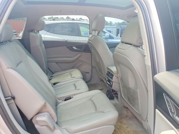 2017 AUDI Q7 quattro Premium Plus