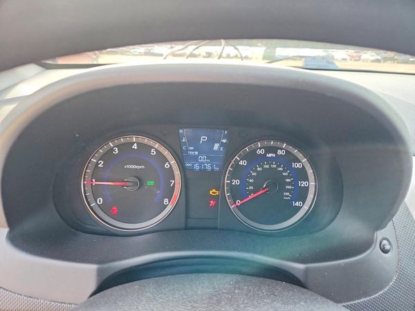2012 HYUNDAI ACCENT GL (Middle-low grade)