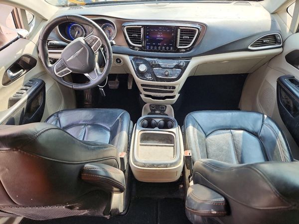 2017 CHRYSLER PACIFICA