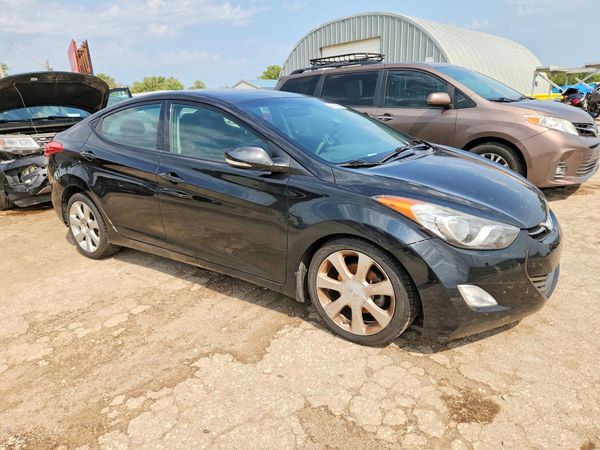 2013 HYUNDAI ELANTRA