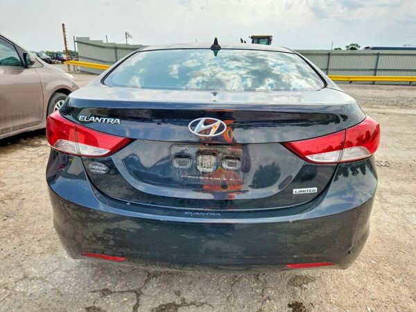 2013 HYUNDAI ELANTRA