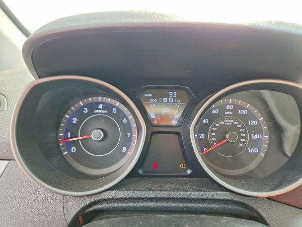 2013 HYUNDAI ELANTRA