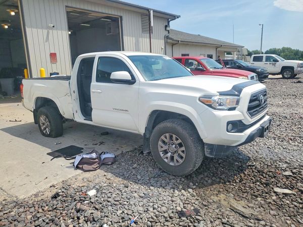 2016 TOYOTA TACOMA