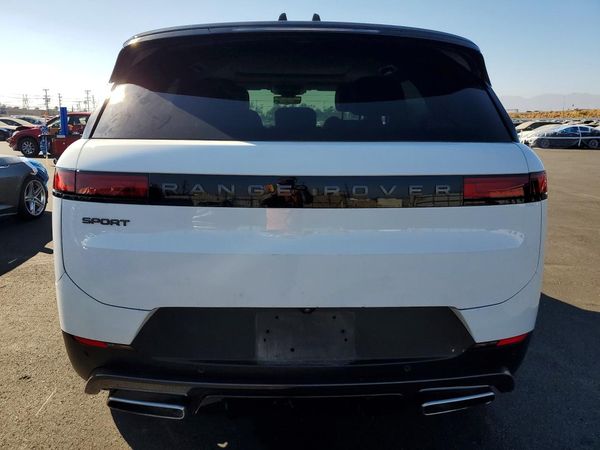 2024 LAND ROVER RANGE ROVER SPORT P360 SE