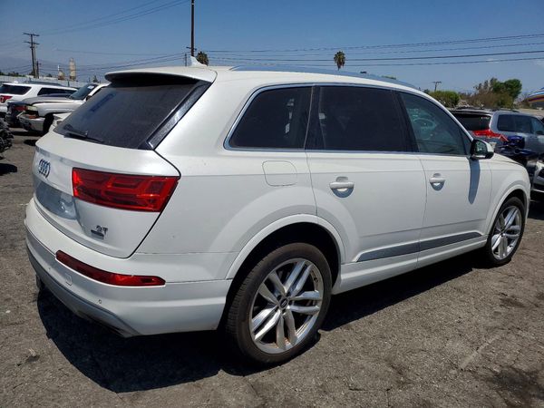 2017 AUDI Q7 quattro Prestige