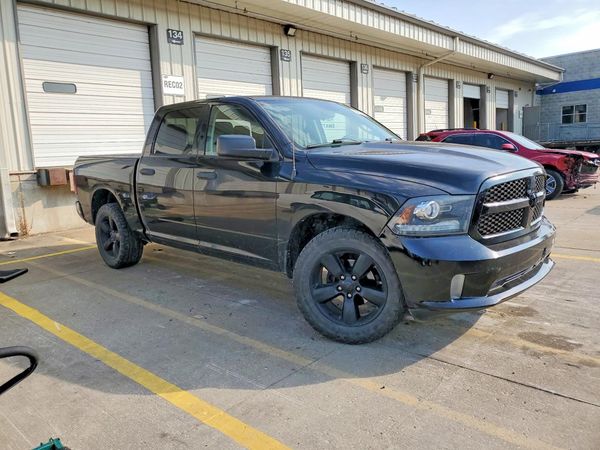 2014 RAM 1500 ST CREW CAB 4X4