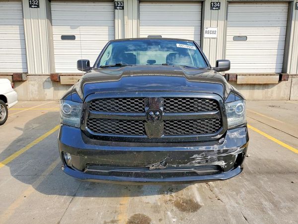 2014 RAM 1500 ST CREW CAB 4X4