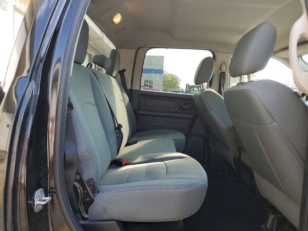 2014 RAM 1500 ST CREW CAB 4X4