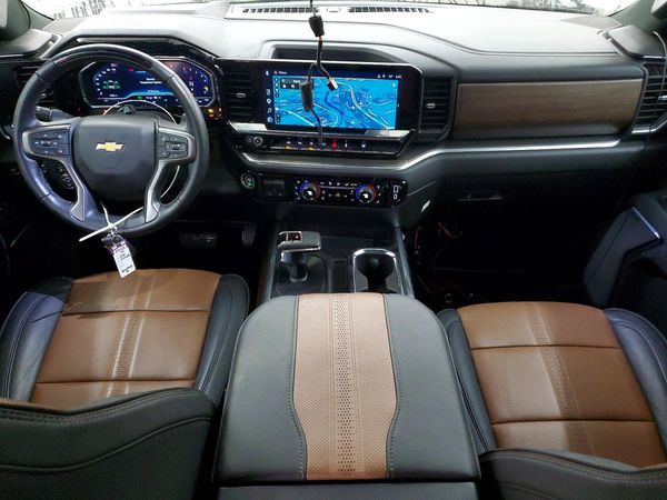 2025 CHEVROLET SILVERADO High Country