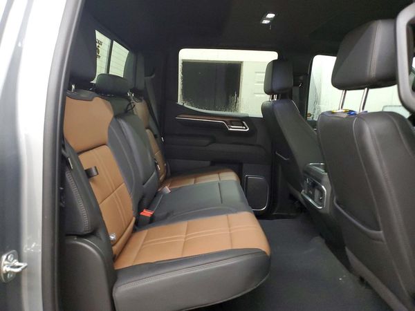 2025 CHEVROLET SILVERADO High Country