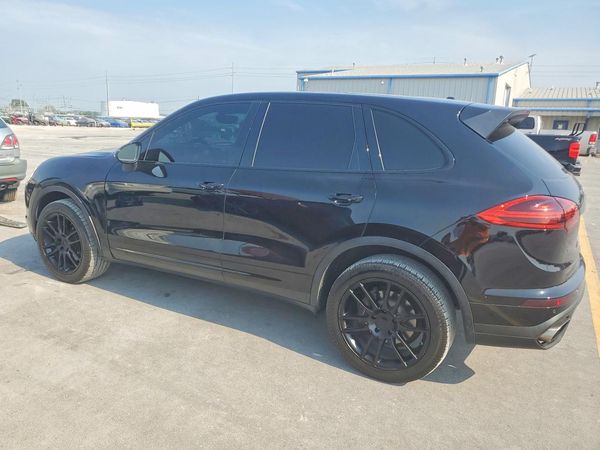 2016 PORSCHE CAYENNE