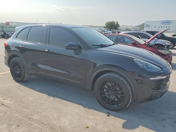 2016 PORSCHE CAYENNE