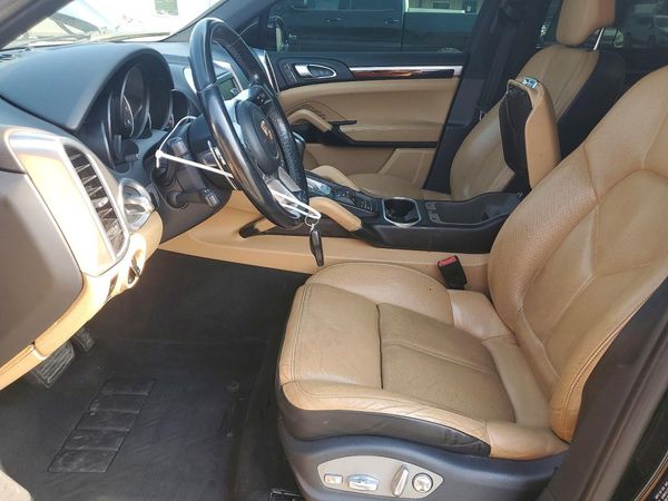 2016 PORSCHE CAYENNE