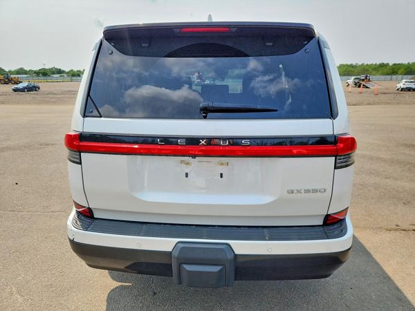 2024 LEXUS GX 550