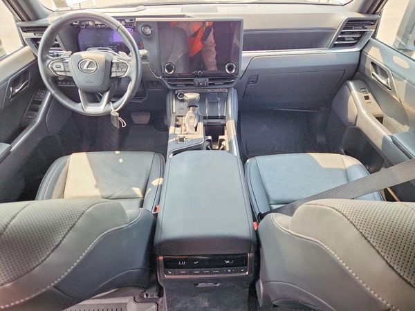 2024 LEXUS GX 550