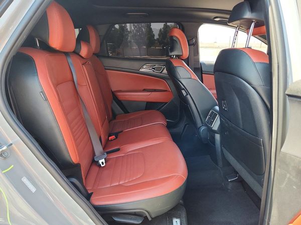 2024 KIA SPORTAGE SX-PRESTIGE or SX-P