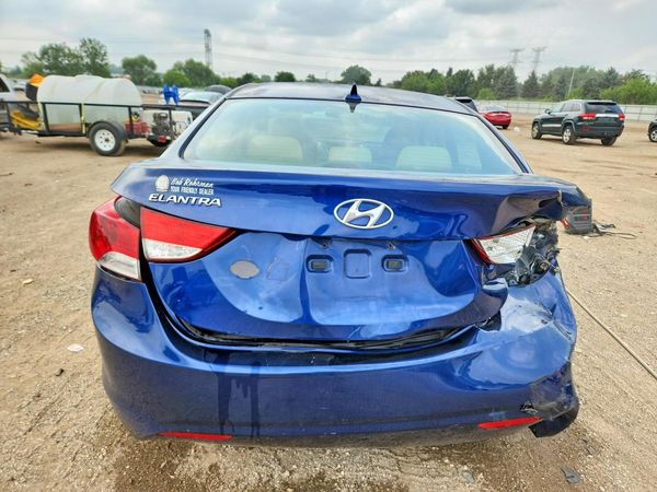 2013 HYUNDAI ELANTRA