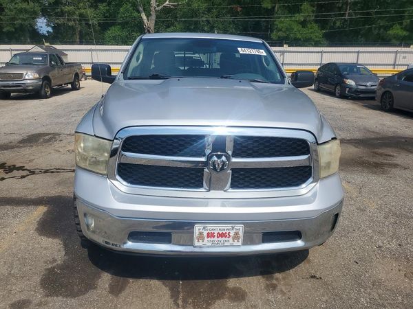 2015 RAM 1500 SLT QUAD CAB 4X2