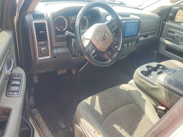 2015 RAM 1500 SLT QUAD CAB 4X2