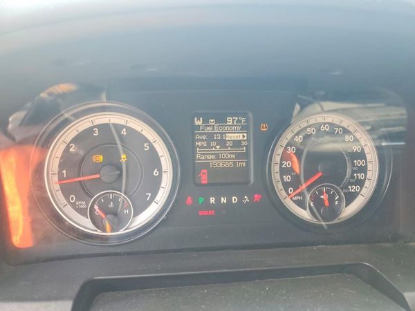 2015 RAM 1500 SLT QUAD CAB 4X2