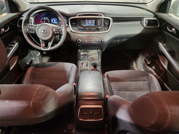 2018 KIA SORENTO L, LX