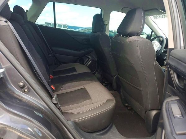 2021 SUBARU OUTBACK Base