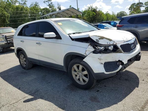 2013 KIA SORENTO Base / LX