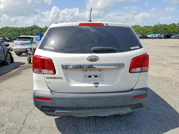 2013 KIA SORENTO Base / LX