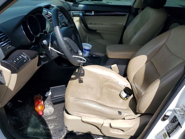 2013 KIA SORENTO Base / LX