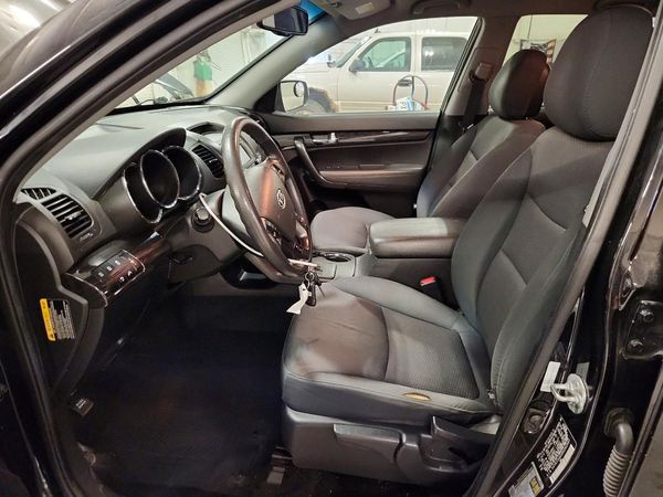 2013 KIA SORENTO Base / LX