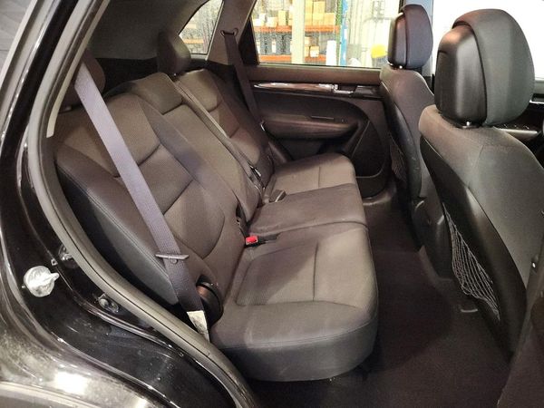 2013 KIA SORENTO Base / LX