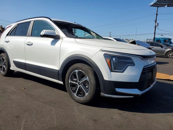 2025 KIA NIRO