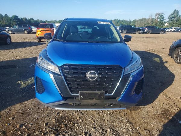 2024 NISSAN KICKS