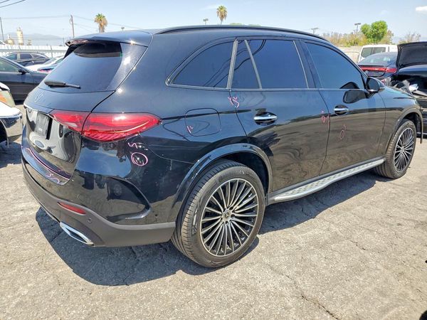 2024 MERCEDES-BENZ GLC