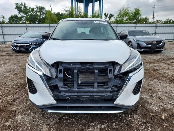 2021 NISSAN KICKS S