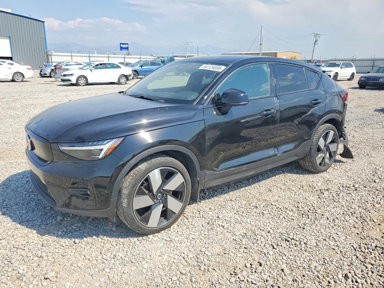2022 VOLVO C40
