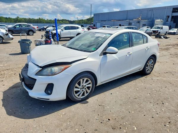 2013 MAZDA 3 — DSFA — Front 3/4