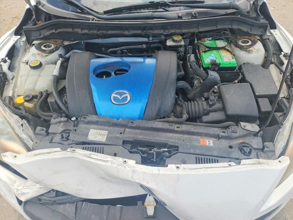 2013 MAZDA 3 Grand Touring/GT — Engine bay