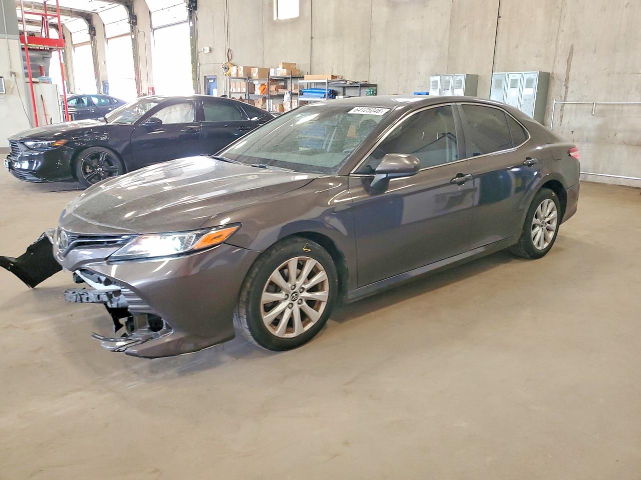 2018 TOYOTA CAMRY LE/SE/XLE/XSE — Front 3/4