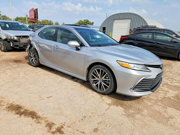 2023 TOYOTA CAMRY