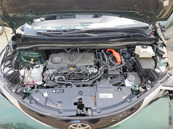2026 TOYOTA SIENNA Limited — Engine bay