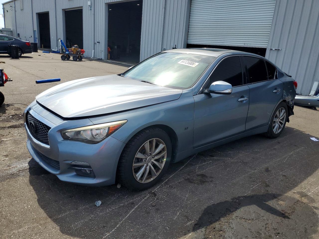2015 INFINITI Q50
