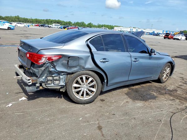 2015 INFINITI Q50