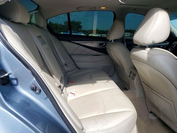 2015 INFINITI Q50