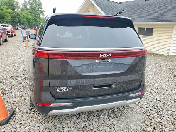 2024 KIA CARNIVAL EX