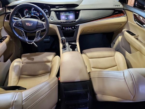 2017 CADILLAC XT5 Luxury