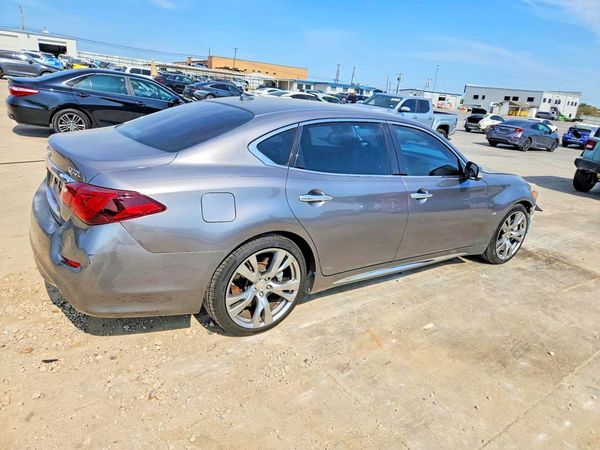 2015 INFINITI Q70L